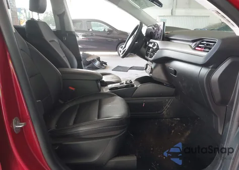 2022 Ford Escape Sel z USA, uszkodzony, nr VIN 1FMCU0H67NUA82153